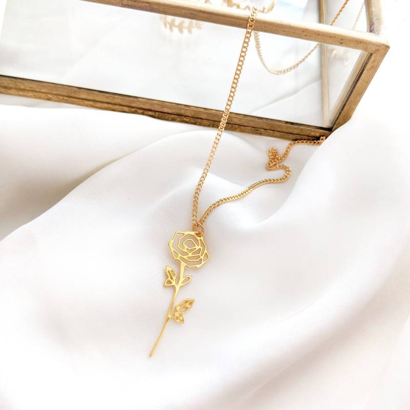 Rose Blume Halskette, Gold Charme Sommer Schmuck, Senden Liebe Geschenk, Florale Personalisierte Initial Statement Halskette von SHANYDESIGNSTUDIO