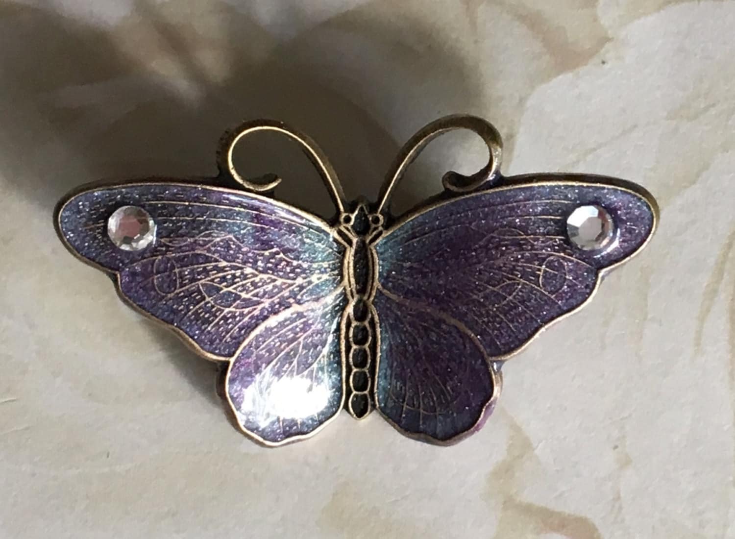 Von Hand Emailliert Zarten Schmetterling in Lavendel Und Aqua Mit Kristallen Steinen P-E1-Ptab von SHEFashionsJewelry