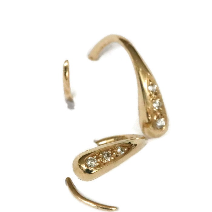 14K Gold Pave Diamant Creolen Hug Kleine Ohrringe, Tropfen Handarbeit Von Sheri Beryl von SHERIBERYL