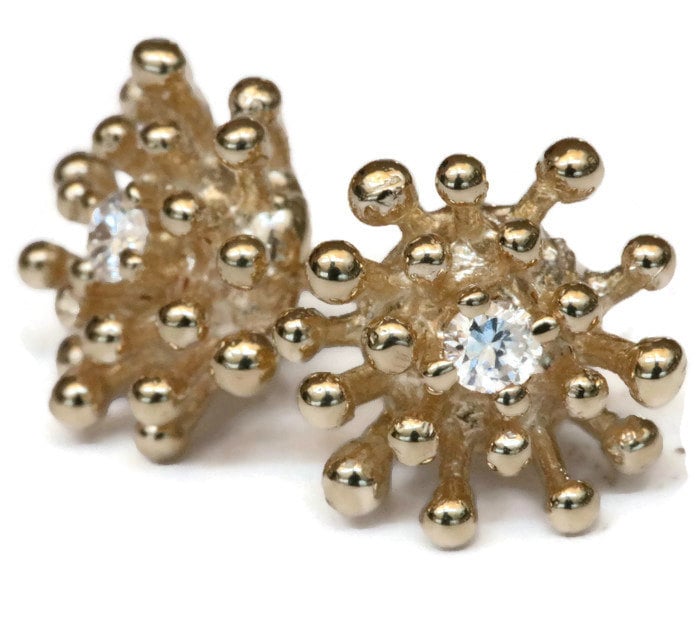 14K Solidgold Starburst Ohrstecker, Kleine Gold Diamant Blumenohrringe, Handwerker Handgefertigt Von Sheri Beryl von SHERIBERYL
