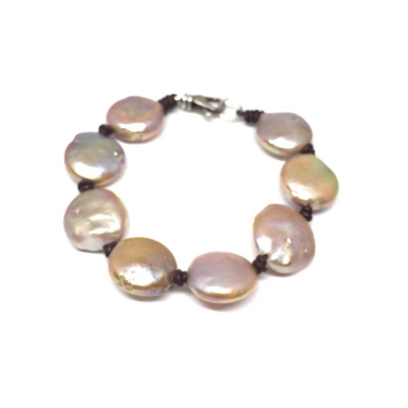 Barock Perlen Leder Armband, Süßwasser Münze Makramee Boho Artisan Handmade By Sheri Beryl von SHERIBERYL