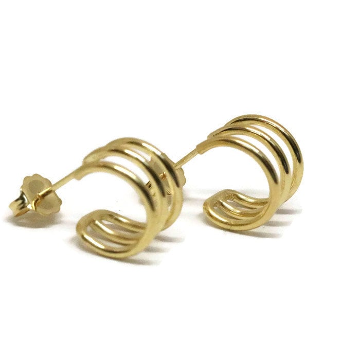 Gold Huggie Ohrringe, Dreifach Creolen, Kleine Wrap Ohrmanschette Post Creolen Ohrringe Faux Piercing Artisan Handmade Von Sheri Beryl von SHERIBERYL