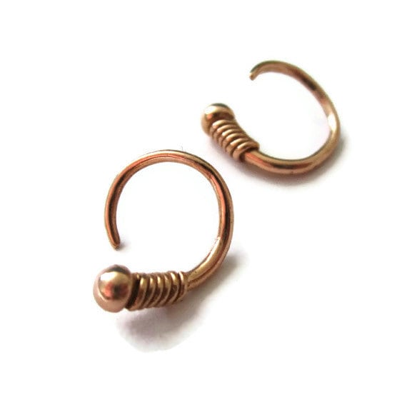 Rose Gold Mini Creolen 14K Huggie Ohrringe Einzigartige Offene Hoop Spirale Ohrring, Solid Artisan Handmade Von Sheri Beryl von SHERIBERYL