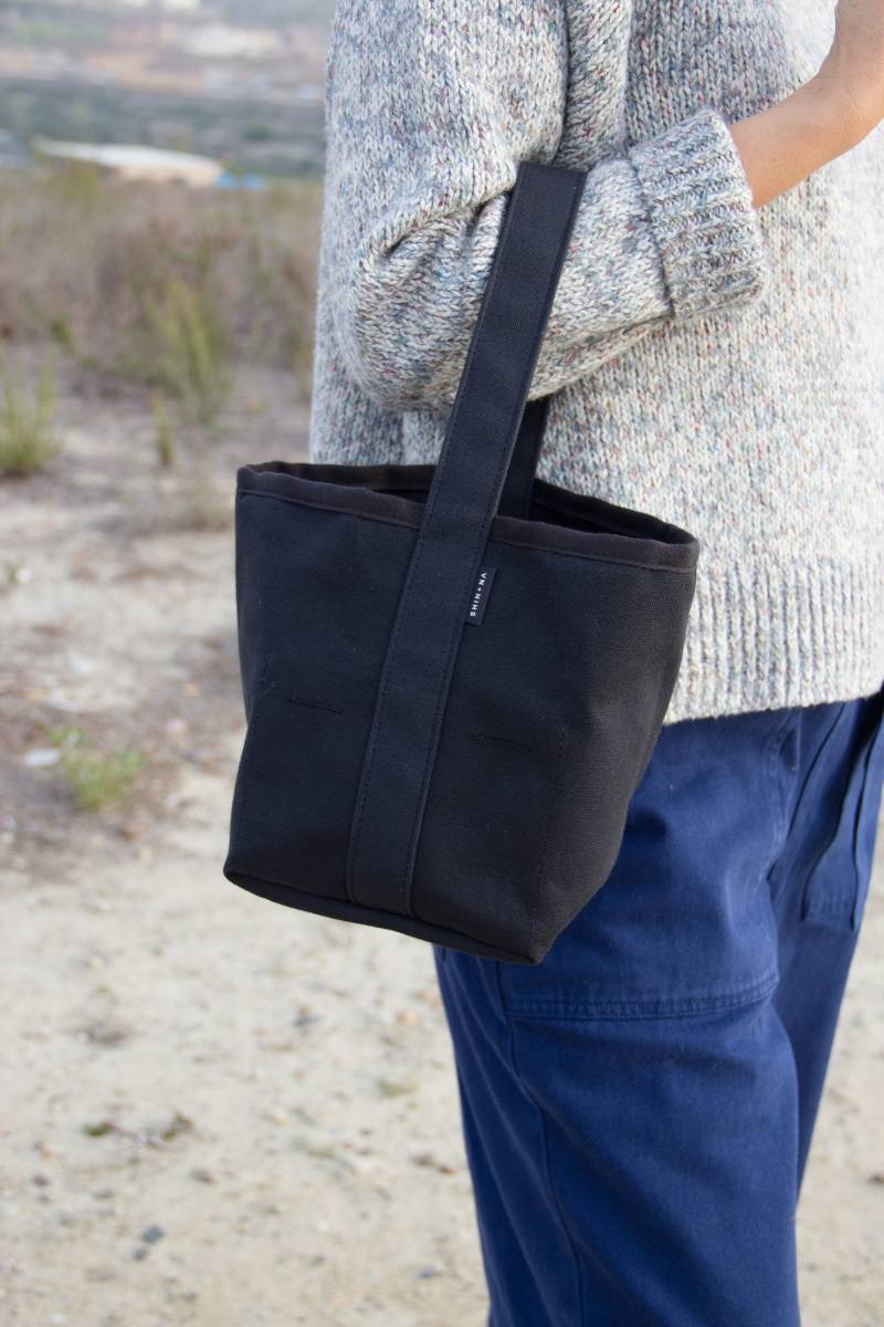 Reversible Beuteltasche Im Bucket-stil Aus Schwarzem Canvas, 6 Taschen von SHINNASHOP