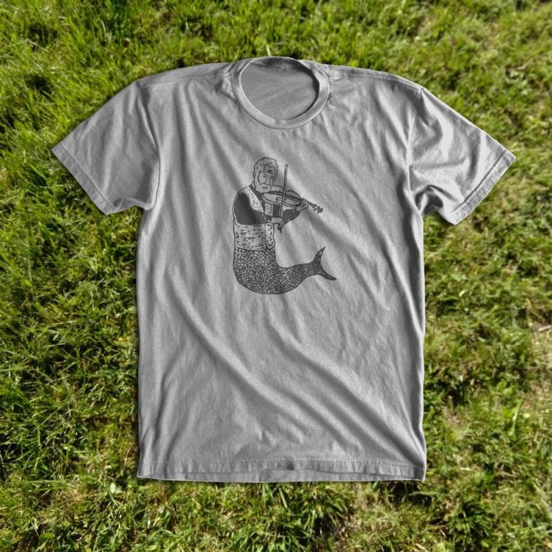 Fiddlin' Merman T-Shirt von SHIRTALOG