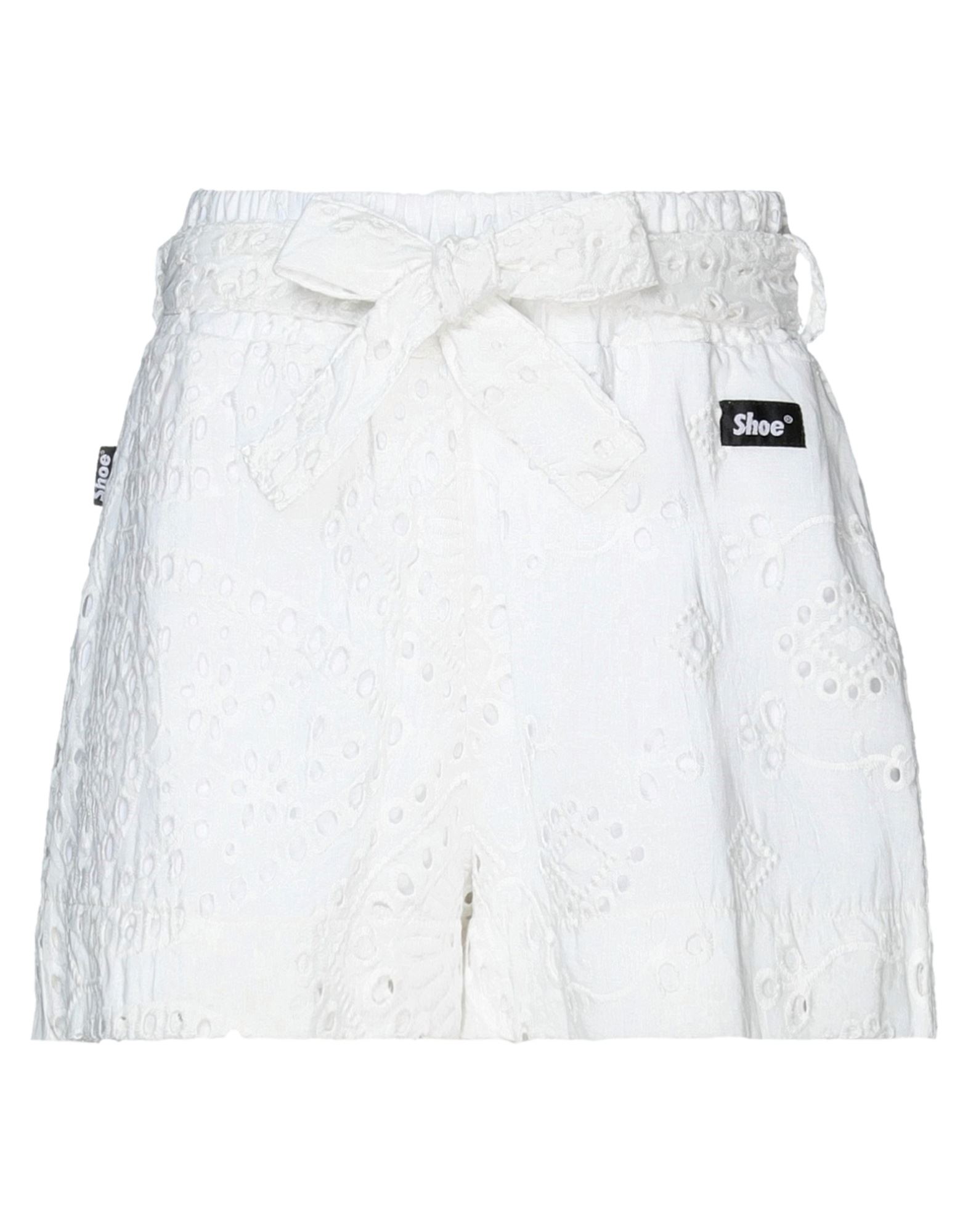 SHOE® Shorts & Bermudashorts Damen Weiß von SHOE®