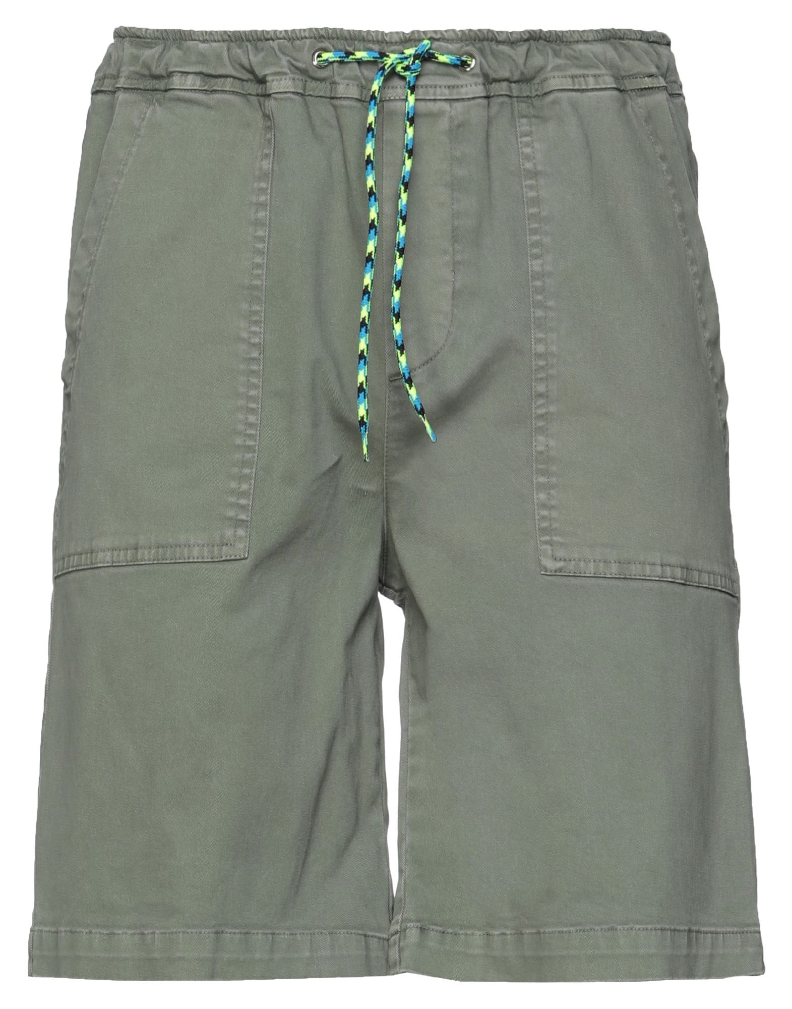 SHOE® Shorts & Bermudashorts Herren Grün von SHOE®