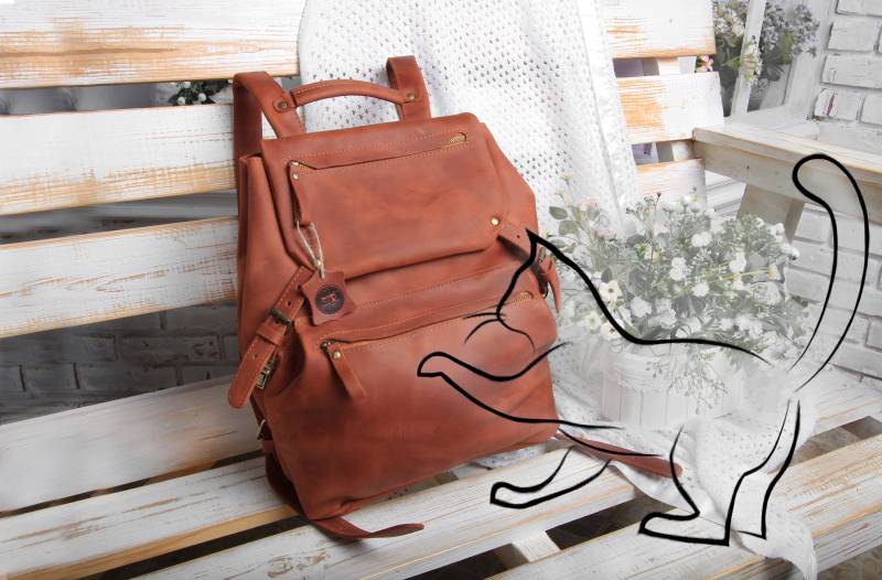 Handgefertigte Leder Rucksack Für Frauen Und Männer, Mit Distressed Echtem Leder, Anpassbare Größen von SHOPBAGsUA