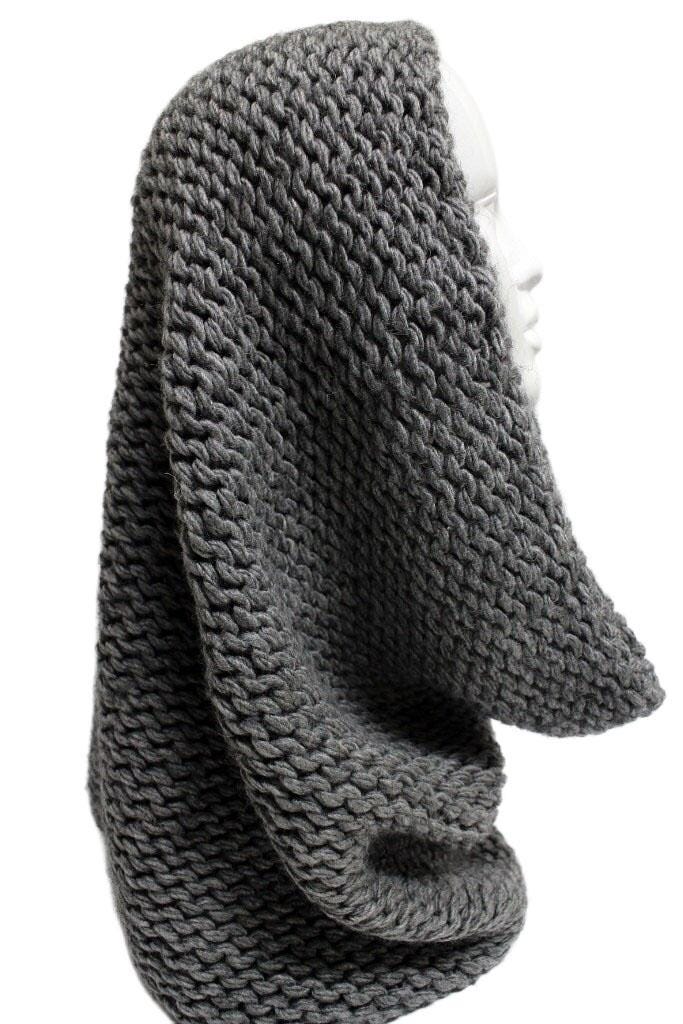 Grauer Gestrickter Schlauchschal/Loop Schal Mit Kapuze Unisex Artikel Männer Frauen Grauer Gestrickter Schlauchschal/Loop Schal Mit Kapuze Unisex Artikel Männer Frauen von SHOPIKA