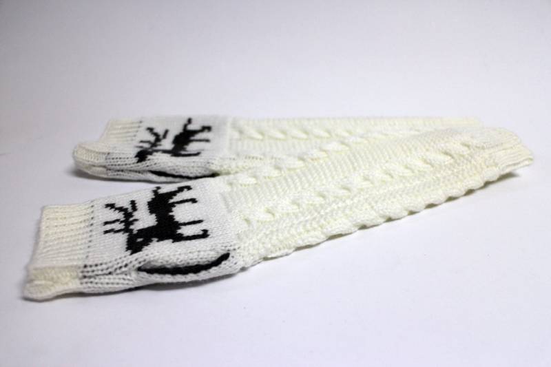 Weisse Gestrickte Armstulpen Wollmischung Armstulpen Mit Hirsch von SHOPIKA