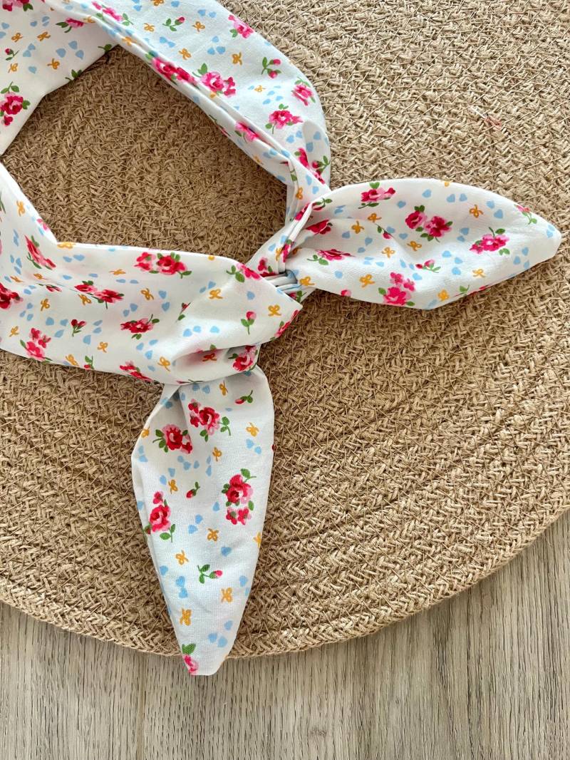 Weiß Mit Rosa Ditsy Blumen Print Wired Stirnband | Knoten Weiß Mit Rosa Ditsy Blumen Print Wired Stirnband | Knoten von SHOPLULUINTHESKY