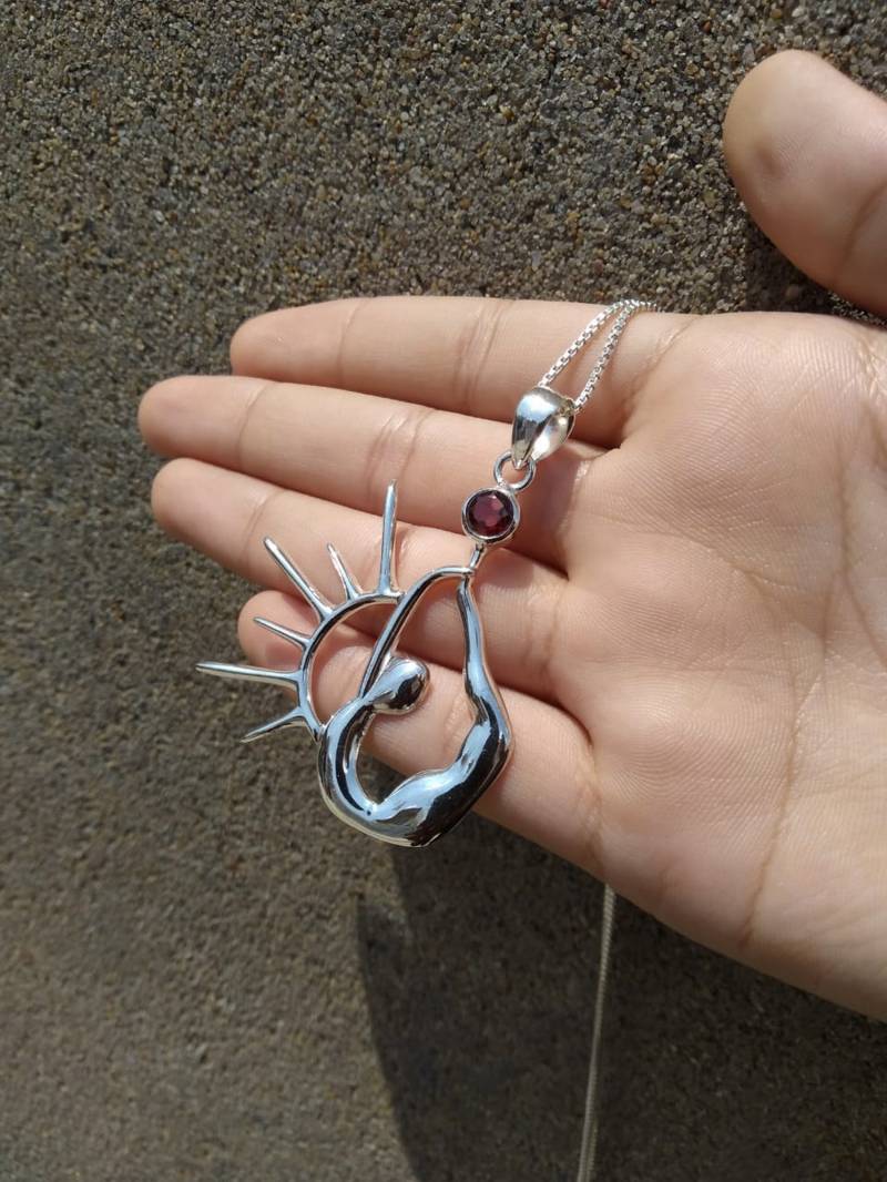 Roter Granat Edelstein Anhänger, Boho Silber 925 Sterling Massiv Runder Halb Edel Anhänger von SHREESILVERGEMS