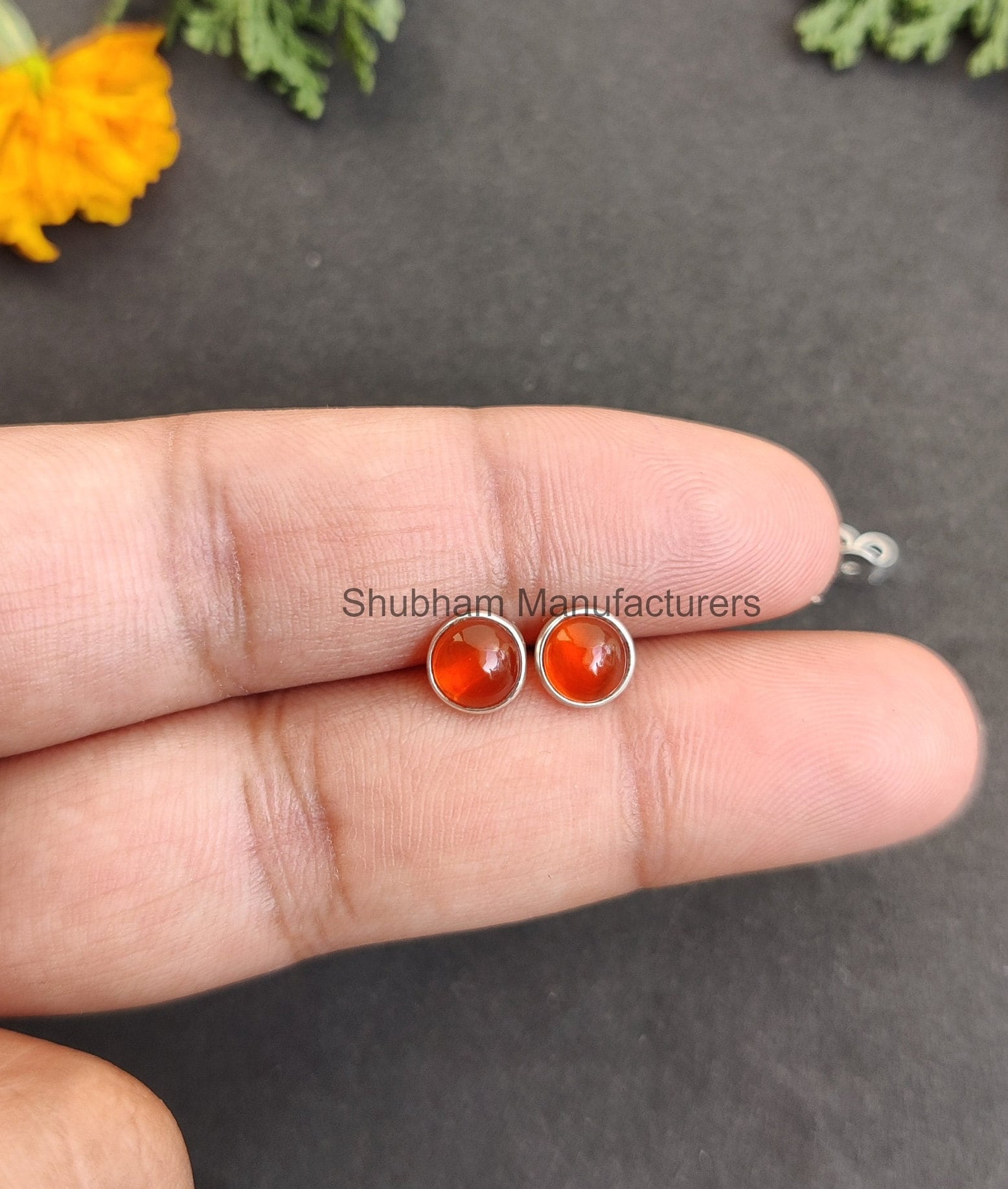 Karneol Ohrstecker, 925 Sterling Silber Orange Kristall Natürliche Edelstein Post Ohrringe, Ohrstecker Für Mädchen von SHUBHAMMANUFACTURERS