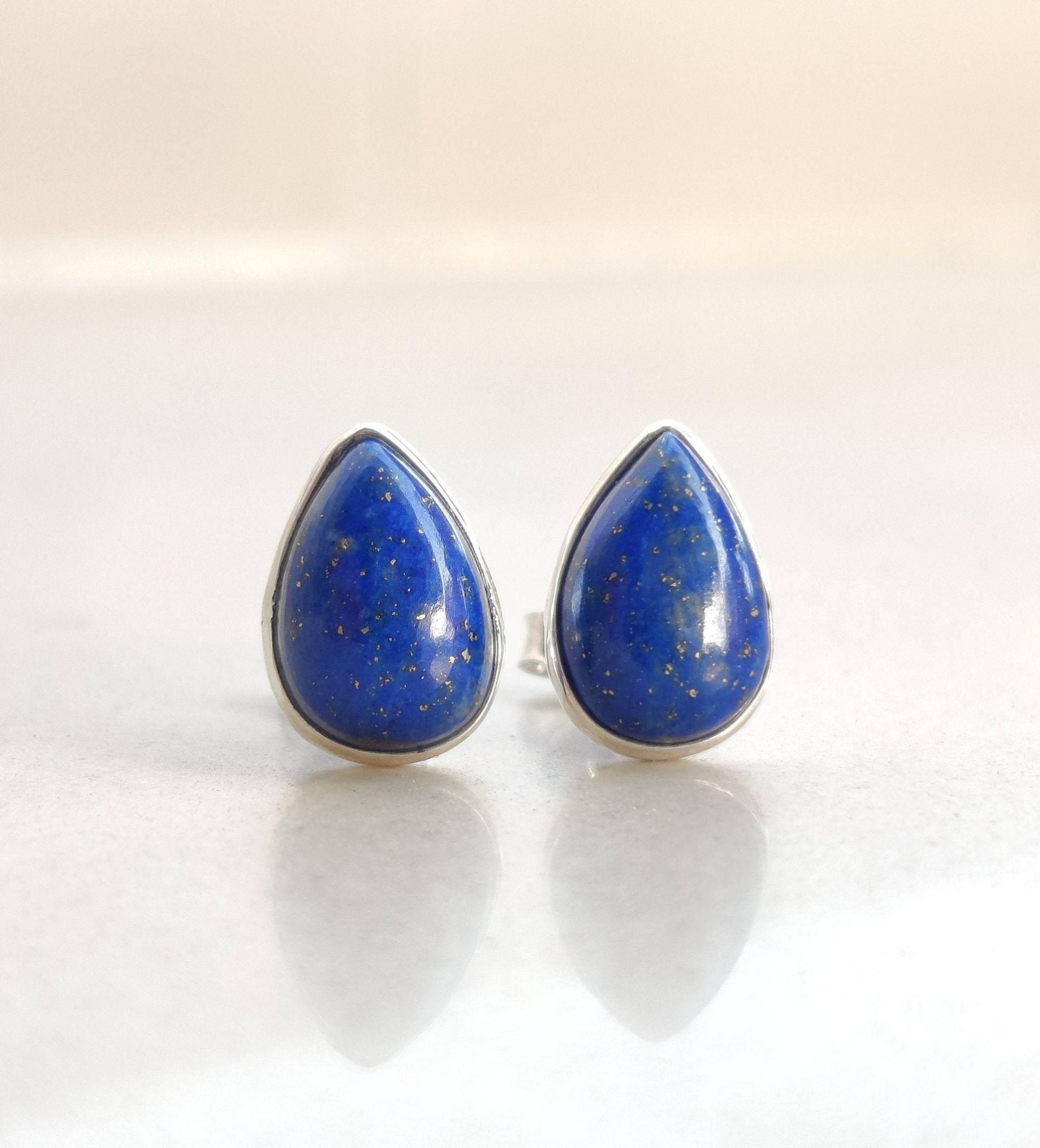 Lapis Lazuli Ohrstecker, 925 Sterling Silber Natürlicher Blauer Lapis, Birnenform Cabochon Edelstein, Kleine Ohrstecker Für Mädchen/Frauen von SHUBHAMMANUFACTURERS