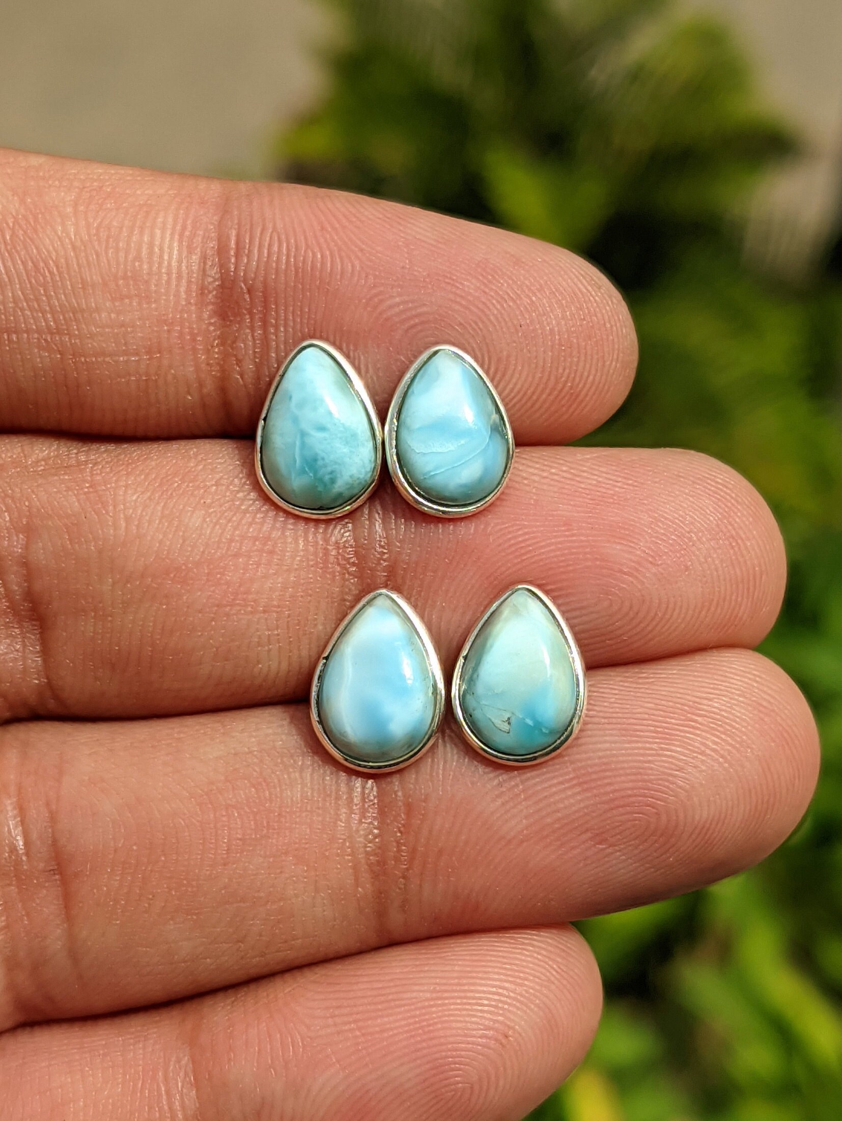 Larimar Ohrstecker, 925 Sterling Silber Schmuck, Kleine Winzige Ohrstecker Für Frauen, Blaue Stein Ohrringe von SHUBHAMMANUFACTURERS