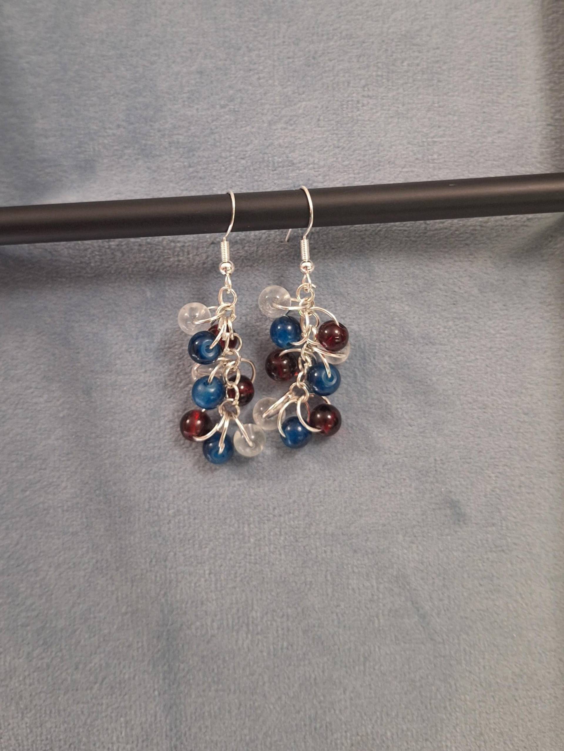 Rot, Weiß, & Blau Ohrringe | Bunter Glas Und Sterling Silber Geschenk Schmuck, Individualisierbar "Dreifacher Sternhaufen" von SIFcrafts