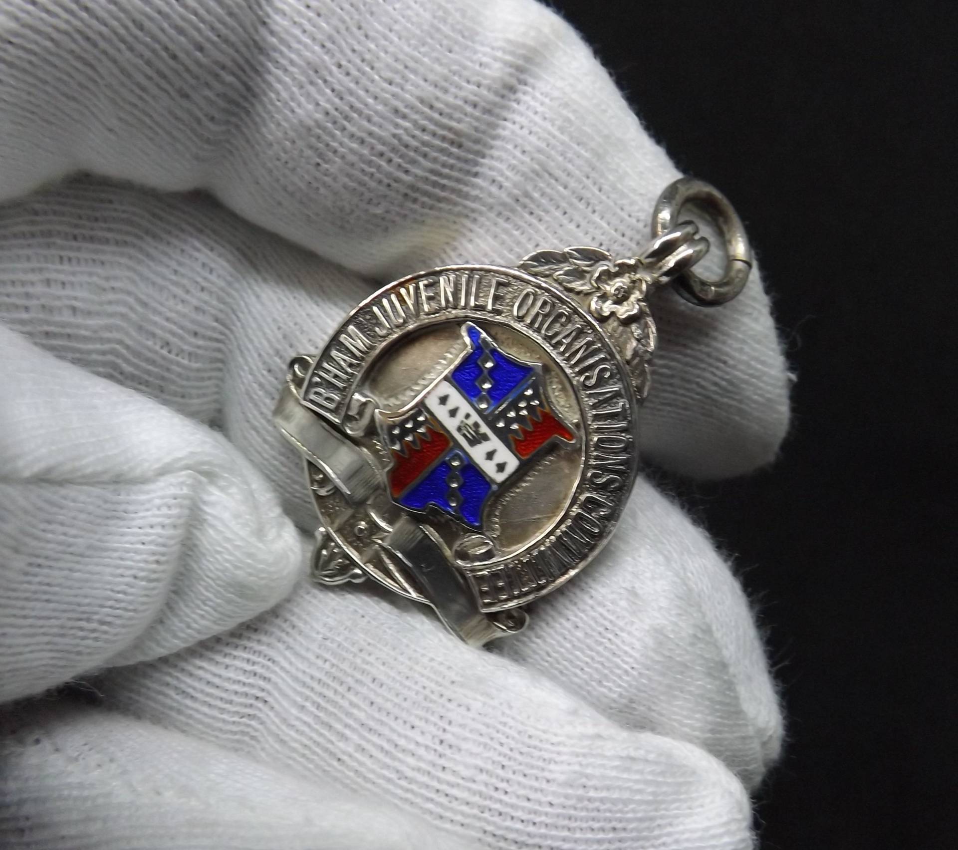 Vintage Sterling Silber Und Emaille Uhr Fob Medal Von V & S Vaughton 1934 Vintage Sterling Silber Und Emaille Uhr Fob Medal Von V & S Vaughton 1934 von SILVERFOXTHINGS