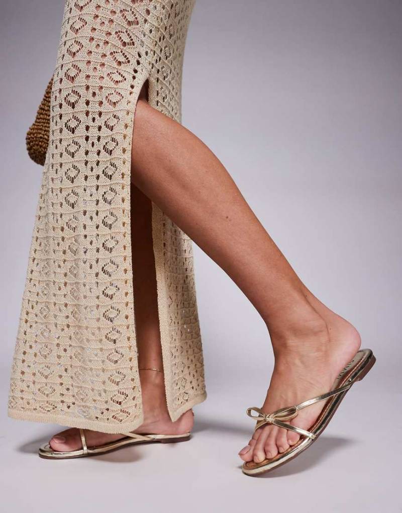 SIMMI London - Char - Flache Sandalen in Gold mit Schleifendetail-Goldfarben von SIMMI Shoes