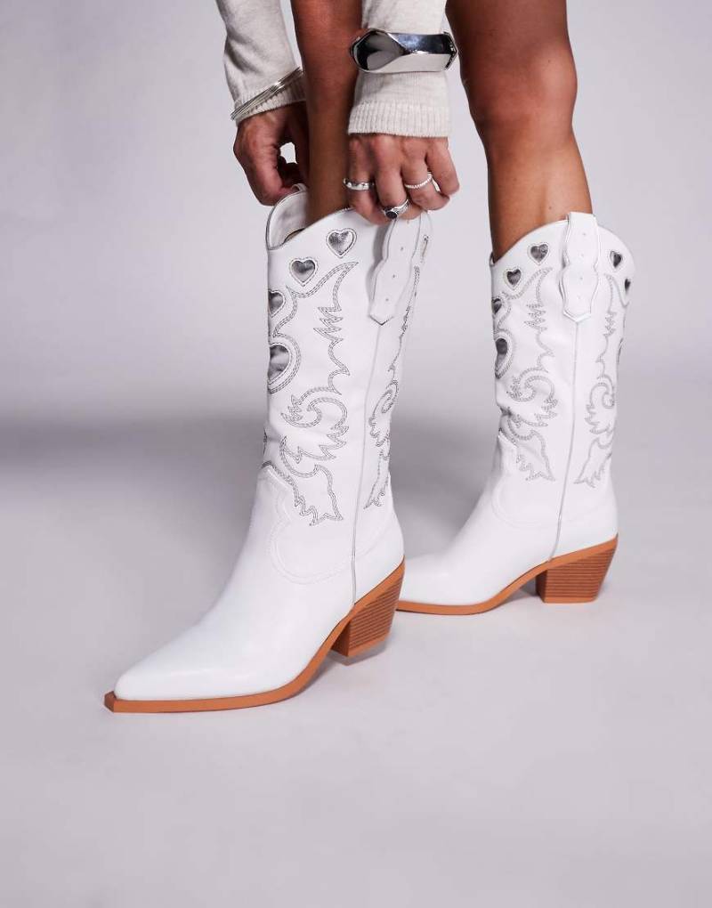 SIMMI London - Declan - Cowboy-Stiefel in Weiß mit silberfarbener Stickerei von SIMMI Shoes