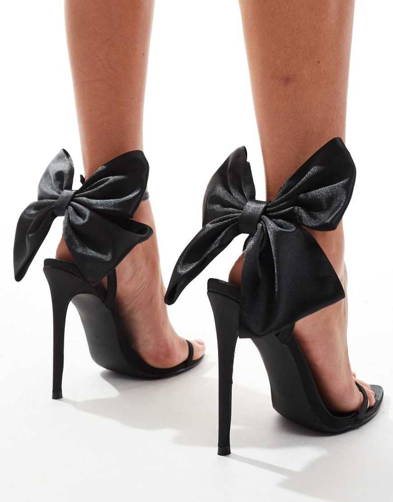 SIMMI London - Elyna - Filigrane Sandaletten mit Absatz, in Schwarz mit Schleifenverzierung hinten von SIMMI Shoes