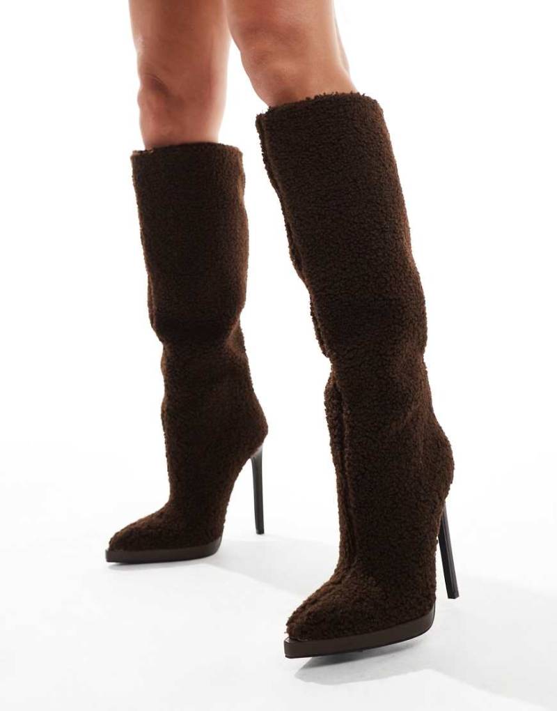 SIMMI London - Laylani - Kniehohe Stiefel in der Farbe Chocolate Teddy-Braun von SIMMI Shoes