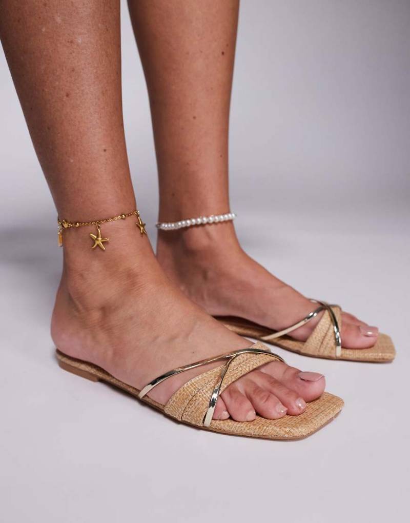 SIMMI London - Saffy - Flache Sandalen in Beige mit quadratischer Zehenpartie-Neutral von SIMMI Shoes