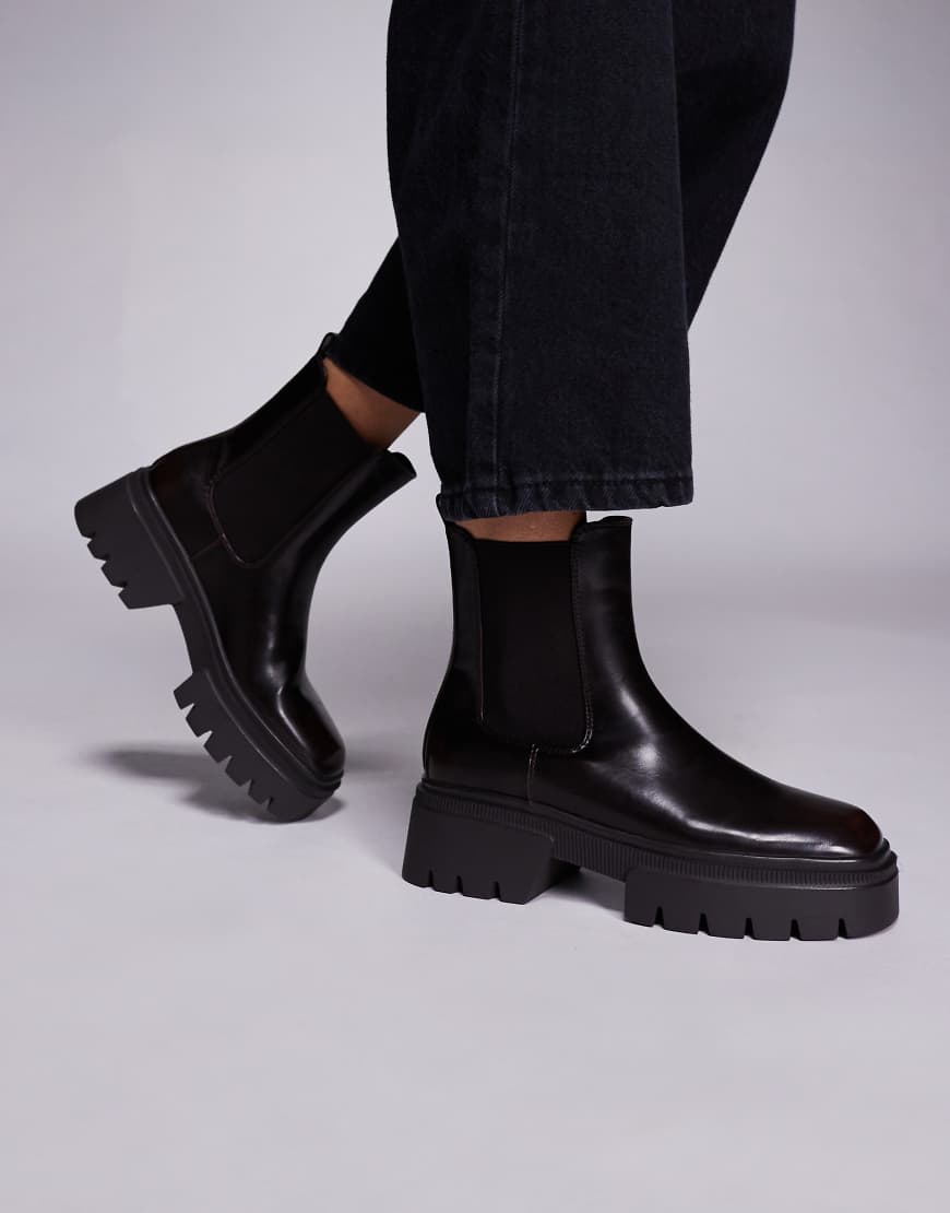 Simmi London - Judd - Chelsea-Stiefel in Braun poliert mit dicker Sohle-Schwarz von SIMMI Shoes