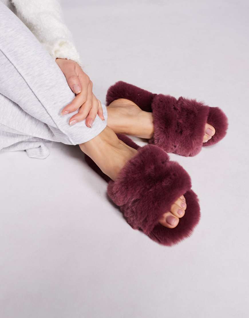 Simmi London - Polar - Flauschige Hausschuhe in Burgunderrot von SIMMI Shoes