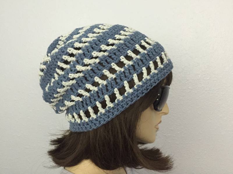 Damen Sommer Häkelmütze Slouchy Beanie in Hellblau Oder Herren Frühling Hut von SIMPATICOUS