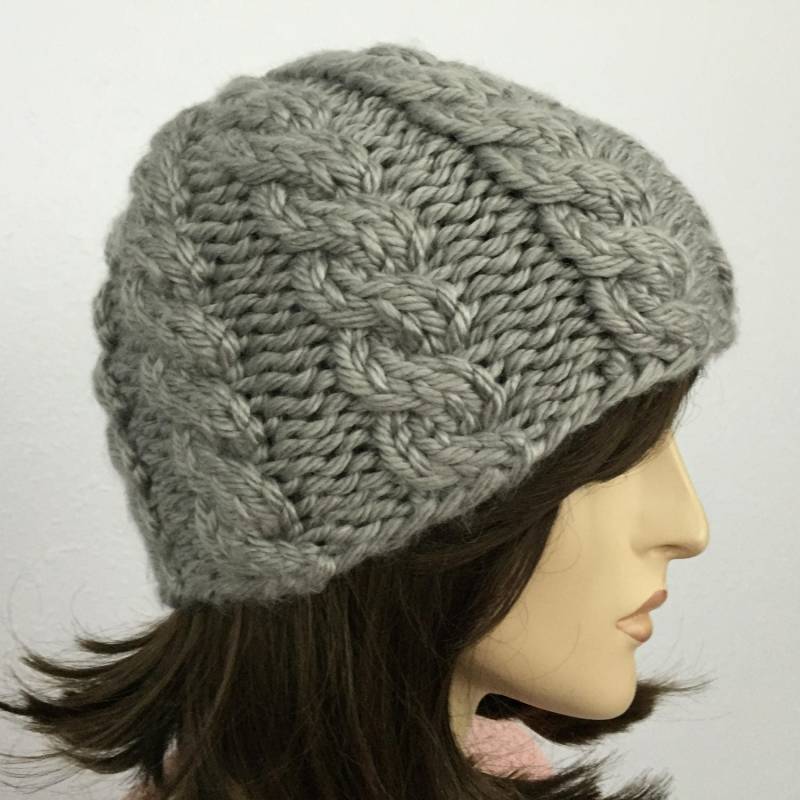 Frauen Chunky Strickmütze Grau Beanie Zopfmuster Hut Damen Accessoires Herbst Mode Wintermütze von SIMPATICOUS