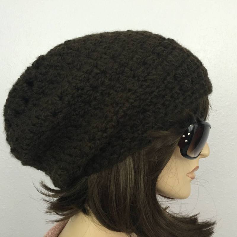Frauen Häkelhut Slouchy Hat in Braun Damen Accessoires Herbstmode von SIMPATICOUS