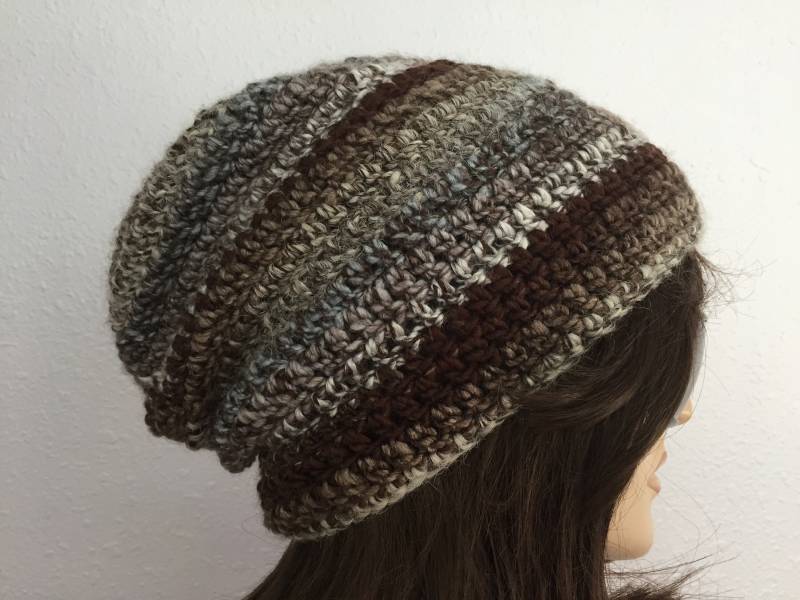 Frauen Häkelhut Slouchy Hat in Braun Und Cremetöne Winter Accessoires Herbst Mode von SIMPATICOUS