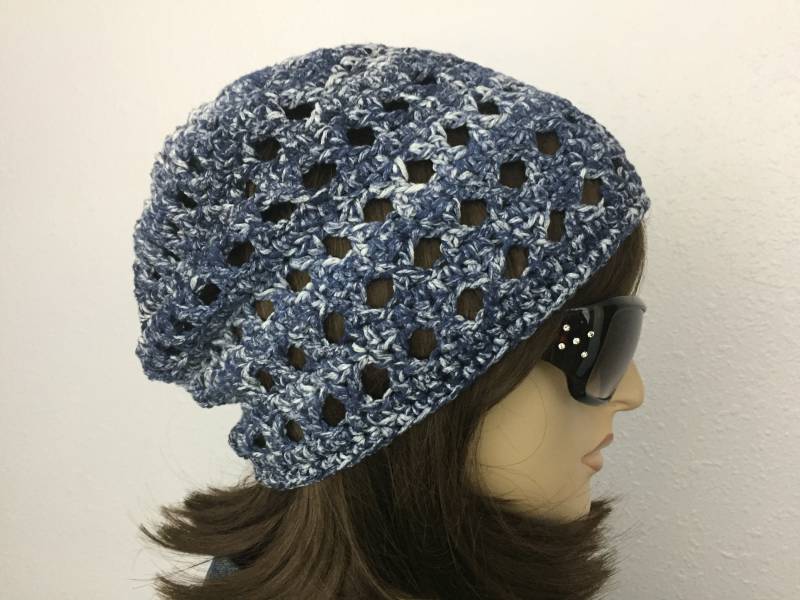 "Frauen Häkeln Sommer Hut Frauen-Sommer-Slouchy Beanie in Denim-Blau Mit Weiß "Splash" Cotton Yarn Frauen-Frühling-Hut." von SIMPATICOUS