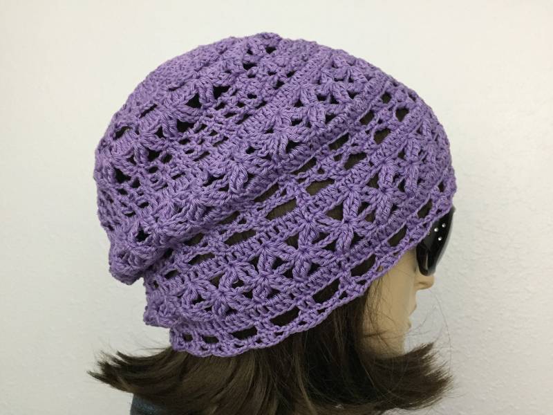 Frauen Häkeln Sommer-Hut Frauen-Sommer-Slouchy Beanie in Lila Baumwoll-Garn-Frauen-Spitzen-Sommer-Hut Frauen-Frühling-Hut von SIMPATICOUS