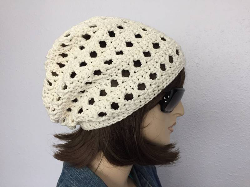 Frauen Häkeln Sommer-Hut-Frauen-Sommer-Slouchy Beanie in Off-Weiß | Creme Natürliche Farbe Baumwollgarn-Frauen-Frühlings-Hut von SIMPATICOUS