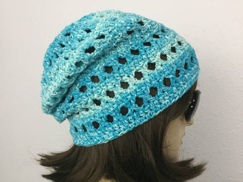 Frauen Häkeln Sommer Hut Slouchy Beanie in Ozean-Blau Baumwollgarn Frühling von SIMPATICOUS