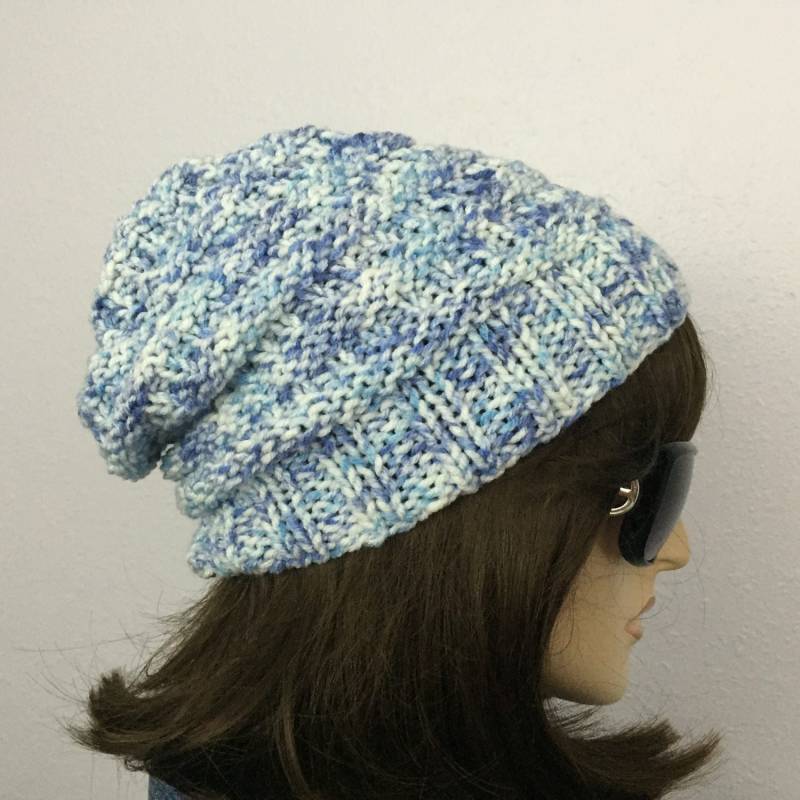 Frauen Strickmütze Slouchy Hut in Hellblau Wintermütze Damen Winter Accessoires Herbstmode von SIMPATICOUS