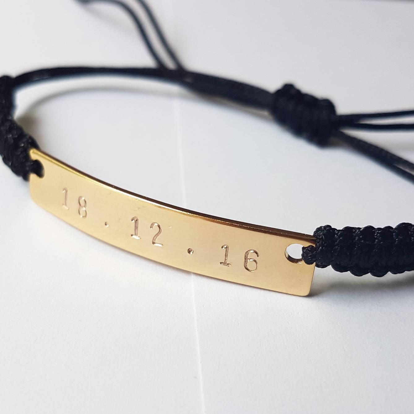 Sein Und Ihr Armband, Personalisiertes 14K Gefülltes Goldbar Wählen Sie Einen Beliebigen Namen/Nummer. Lieferumfang 2 Armbänder Sein Und Ihr Armband, Personalisiertes 14K Gefülltes Goldbar Wählen Sie Einen Beliebigen Namen/Nummer. Lieferumfang 2 Armbänder von SIMPLEandSMALL