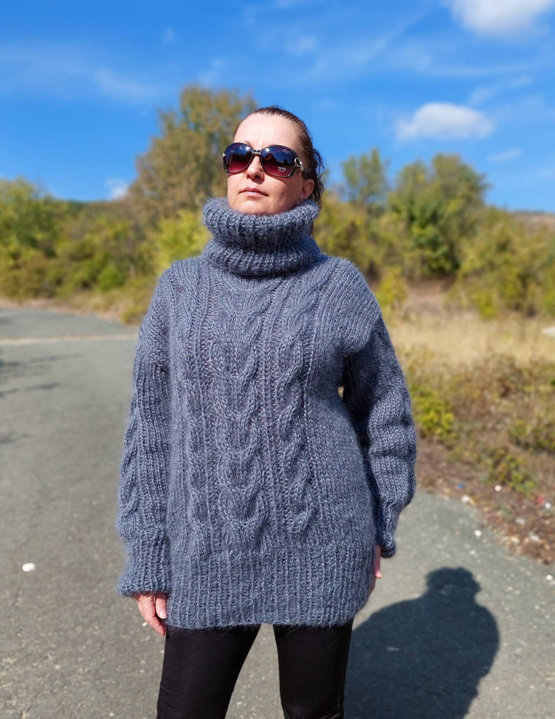 Mohair Dicker Pullover Männer Rollkragen Lang, Zopfmuster Chunky von SISKAhandknit7