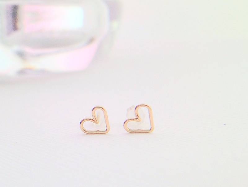 Herz Ohrringe Gold - Ohrstecker Draht Post Gold Filled Sterling Silber Herz Ohrringe Gold - Ohrstecker Draht Post Gold Filled Sterling Silber von SIXOCLOCKdesigns