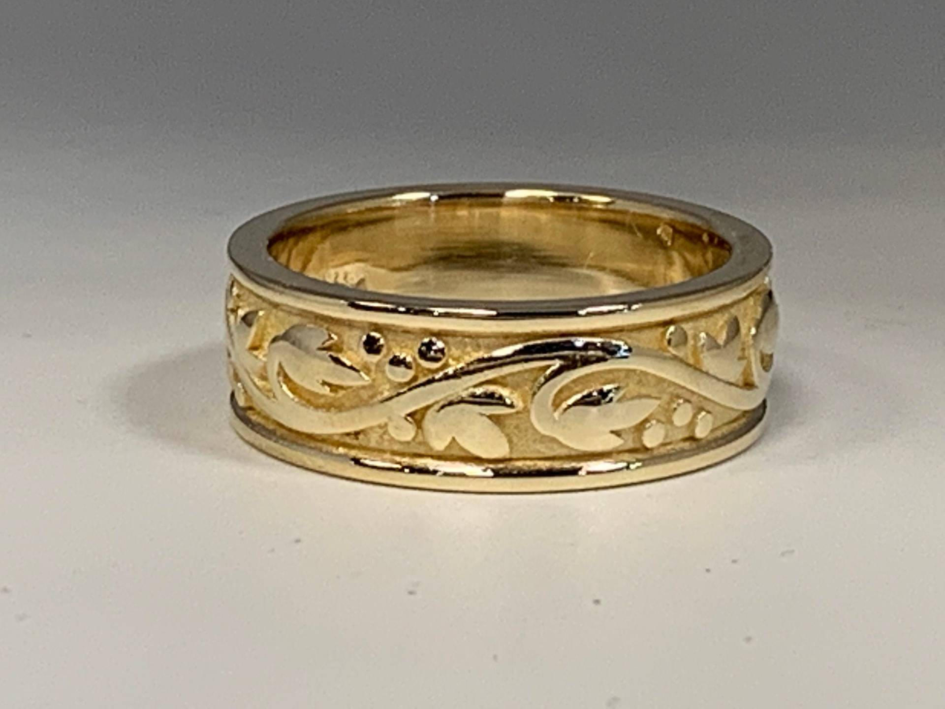 14Kt Gold Herren Scroll Blatt Handgemachte Hochzeitsband von SJEXCLUSIVEJEWELRY