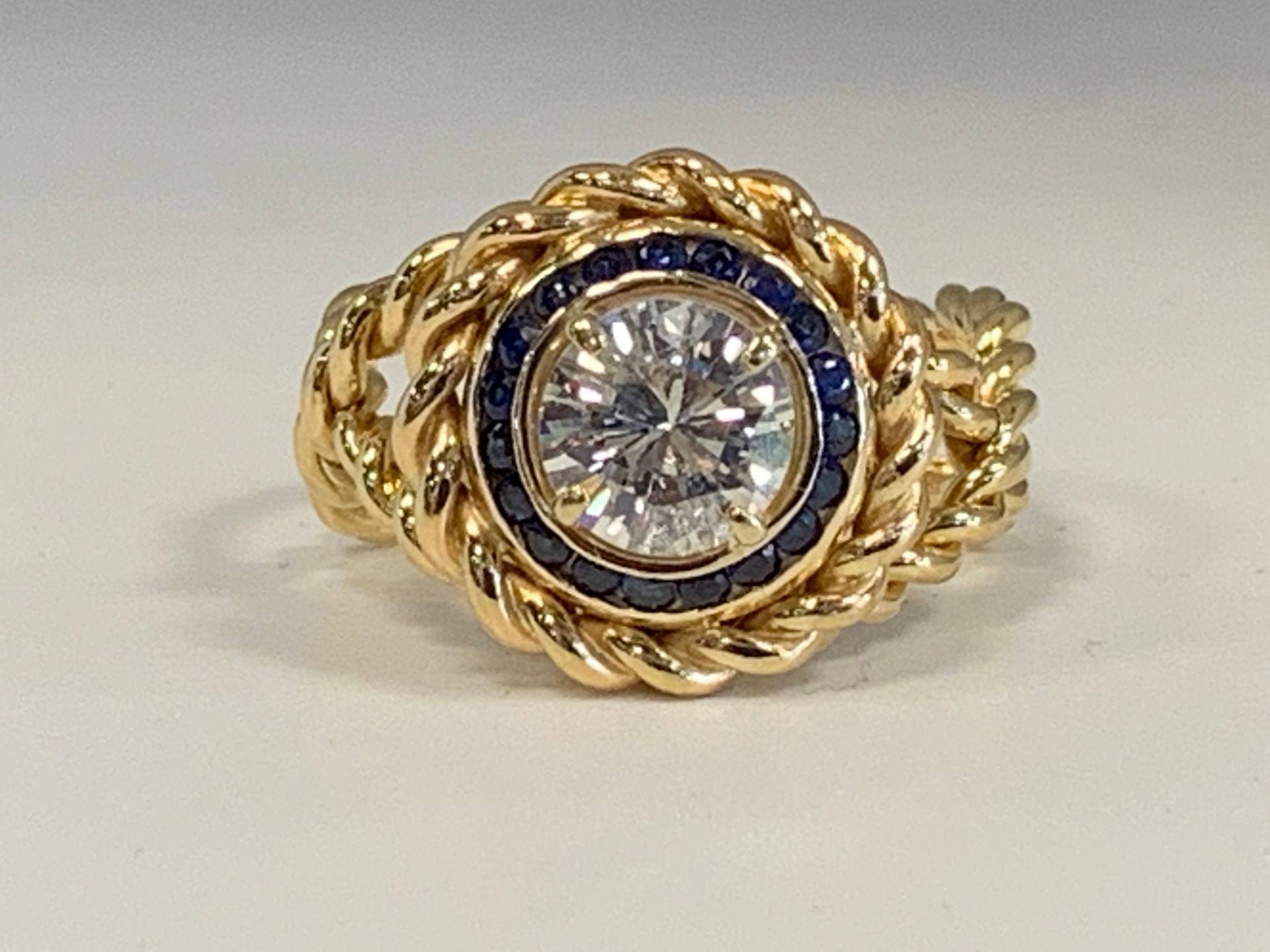 14Kt Webseil Verlobungsring Mit 1 Karat Für Immer Ein Moissanite von SJEXCLUSIVEJEWELRY
