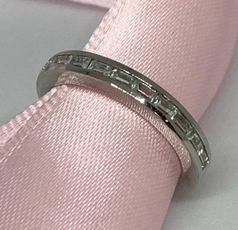 Damen 14Kt Gold Für Immer Ein Knuspriges Baguette Schneiden Moissanite Ehering von SJEXCLUSIVEJEWELRY