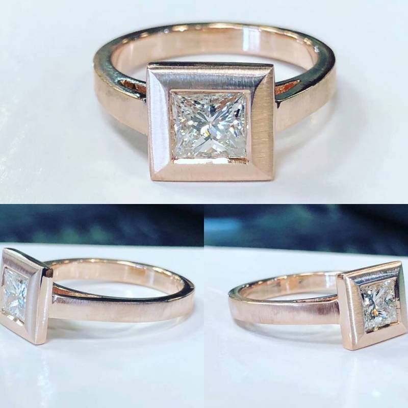 Damen 14Kt Gold Prinzessin Cut Forever One Moissanite Ring von SJEXCLUSIVEJEWELRY