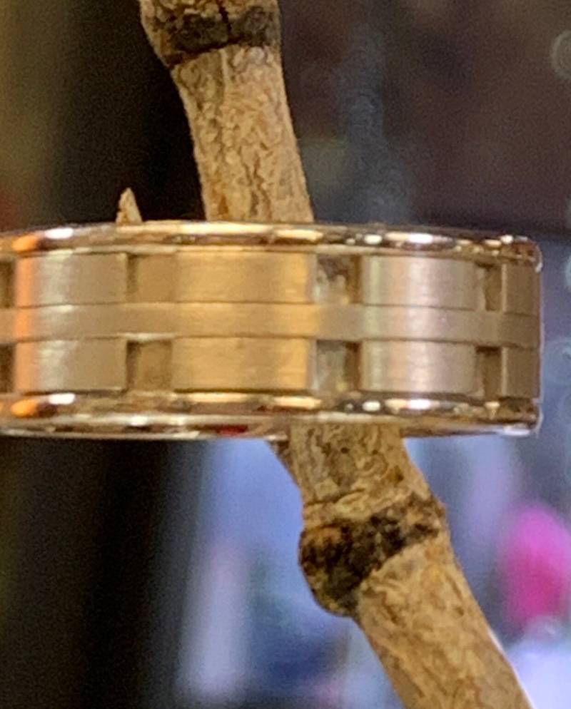 Handgefertigten Rechteck Cube Design Ehering. 8mm von SJEXCLUSIVEJEWELRY