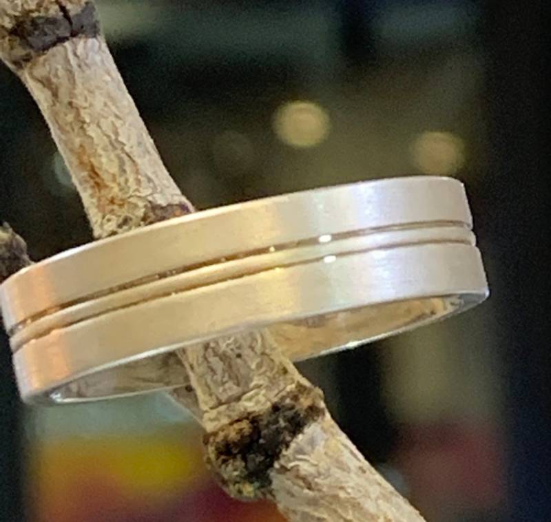 Handgemachte Doppel Gerillten Hochzeit Band Flach. 8mm von SJEXCLUSIVEJEWELRY