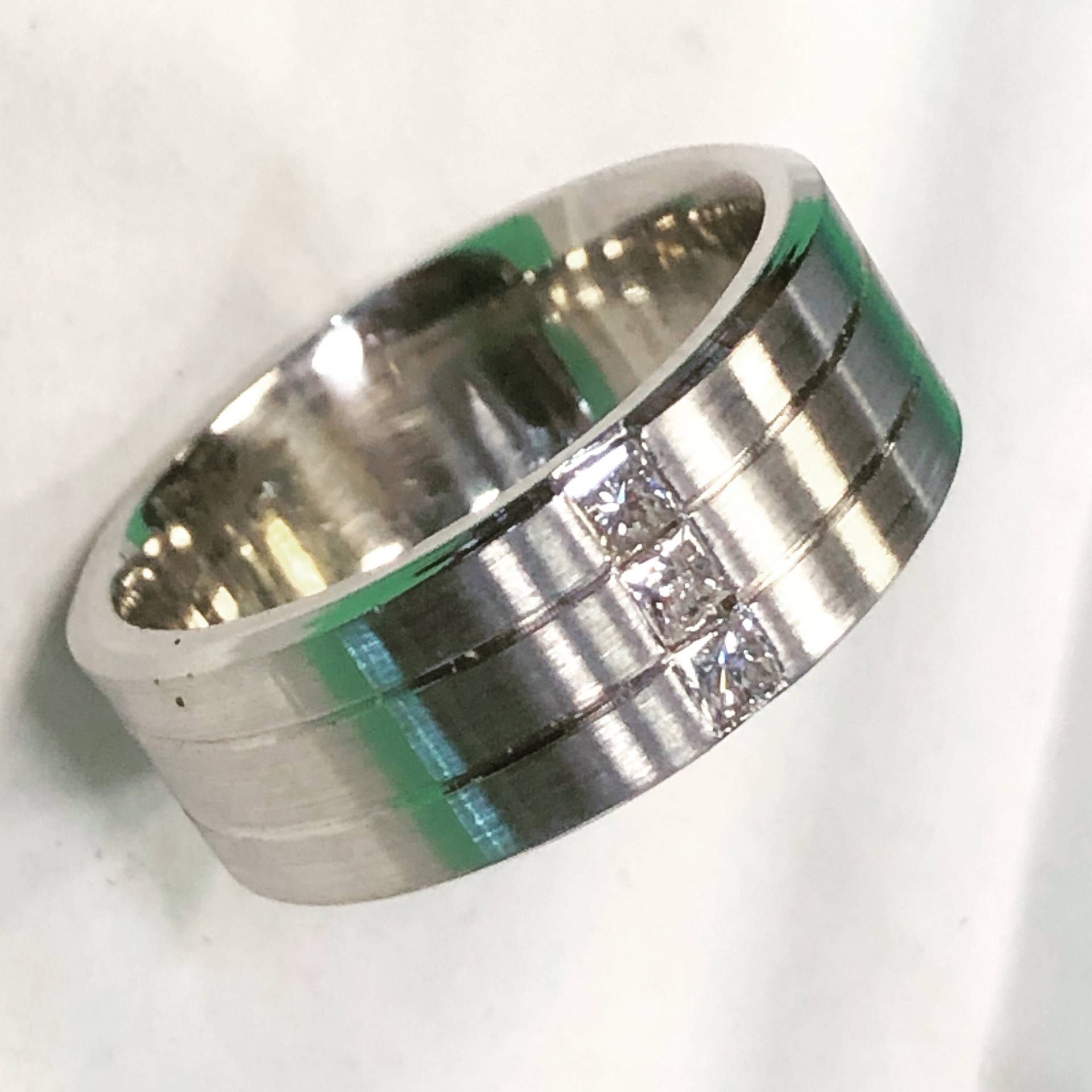 Handgemachte Herren 14Kt Gold Moissanite Pinsel Finish Hochzeitsband von SJEXCLUSIVEJEWELRY