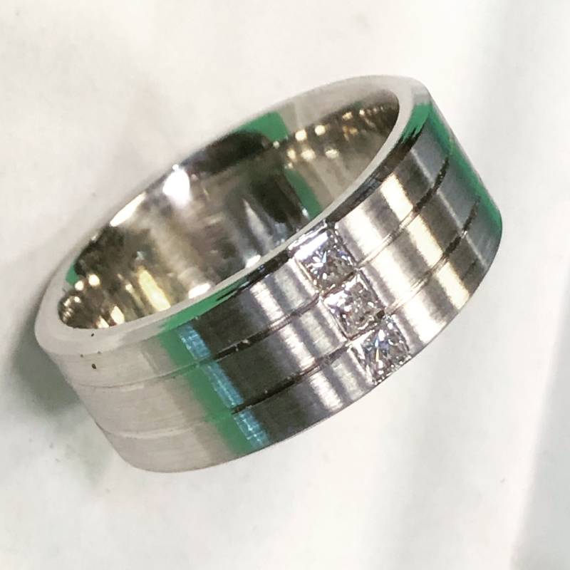 Handgemachte Herren 14Kt Gold Moissanite Pinsel Finish Hochzeitsband von SJEXCLUSIVEJEWELRY