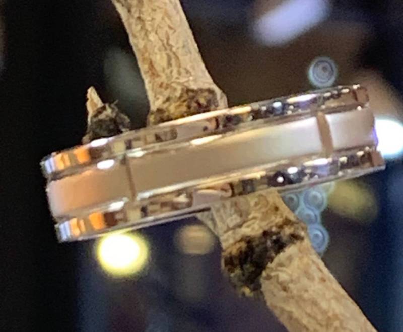 Handgemachte Sandstrahl Und Hoch Polieren Flach Hochzeit Band Mit Rillen von SJEXCLUSIVEJEWELRY