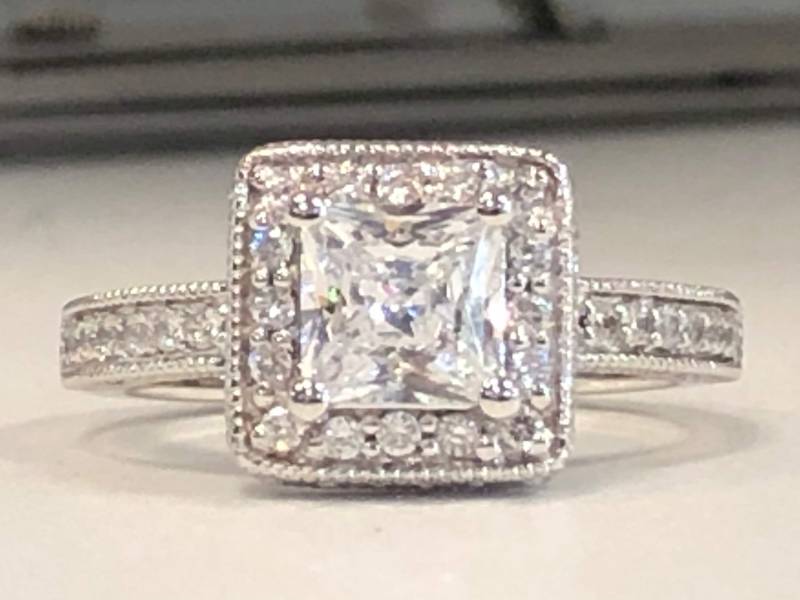 Ladies 14Kt Forever One Princess Cut Center Stone Mit Seite One Pave Set Ring von SJEXCLUSIVEJEWELRY